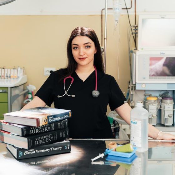 dr. Bîclea Karina-Teodora, Medicină internă · Dermatologie